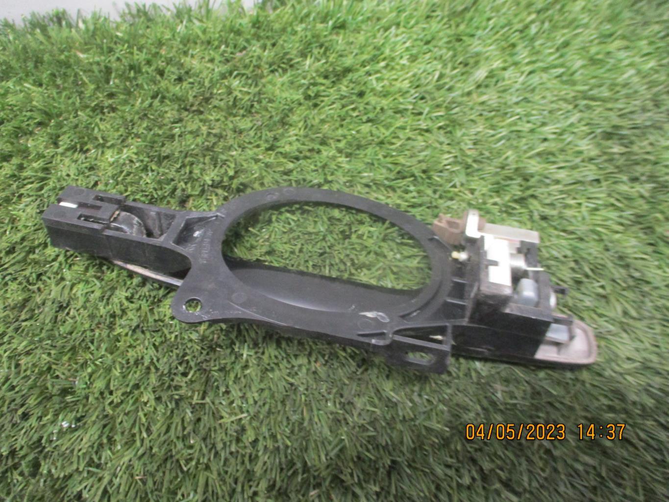 Maniglia portiera posteriore destra PEUGEOT 4007 Diésel - 1