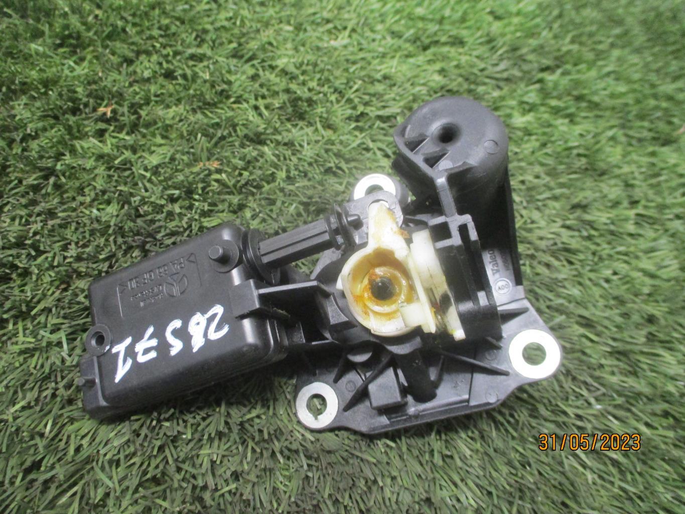 Bouton de coffre RENAULT CLIO 2 CAMPUS PHASE 1 Diesel - 1