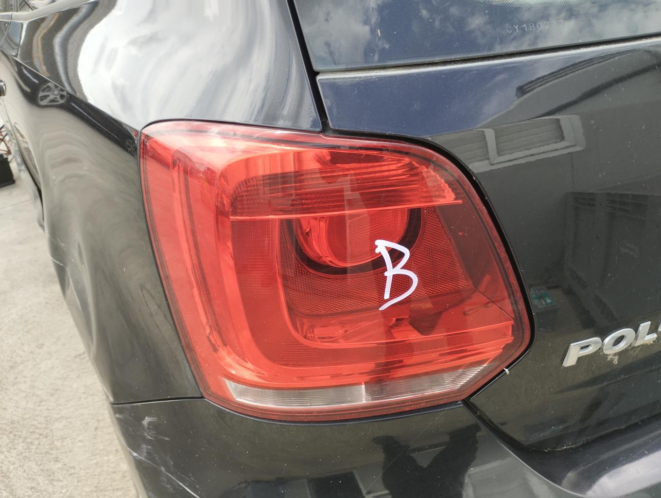 Fanale posteriore principale sinistro (luci) VOLKSWAGEN POLO 5 PHASE 1 Diésel - 1