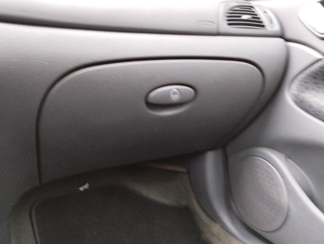 Boite a gants CITROEN C5 1 PHASE 1 BREAK Diesel - 1