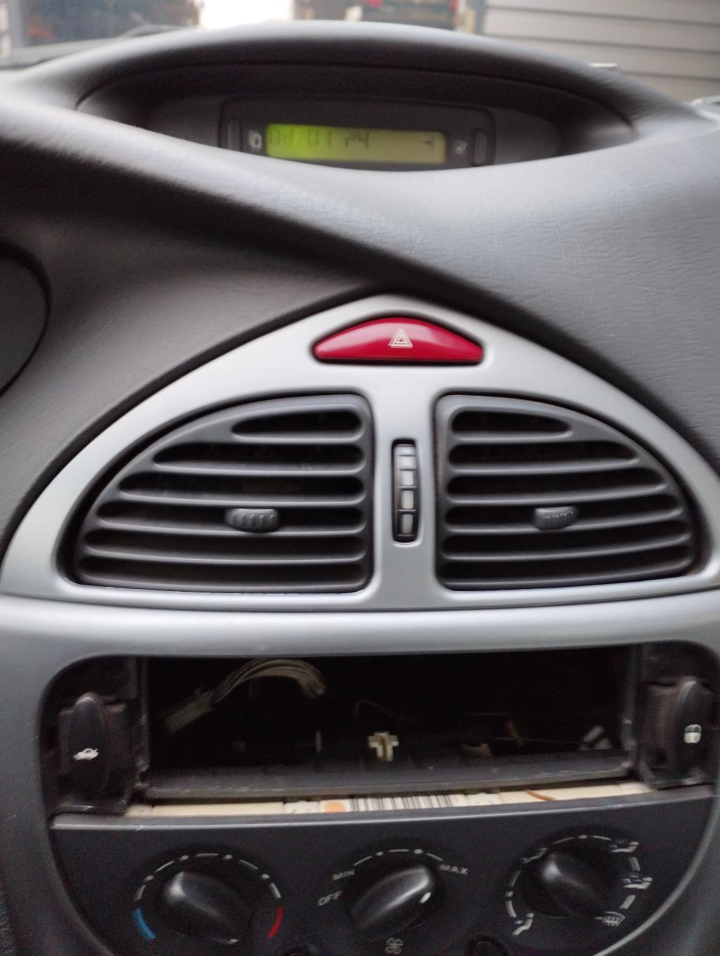 Bouton de warning CITROEN C5 1 PHASE 1 BREAK Diesel - 1
