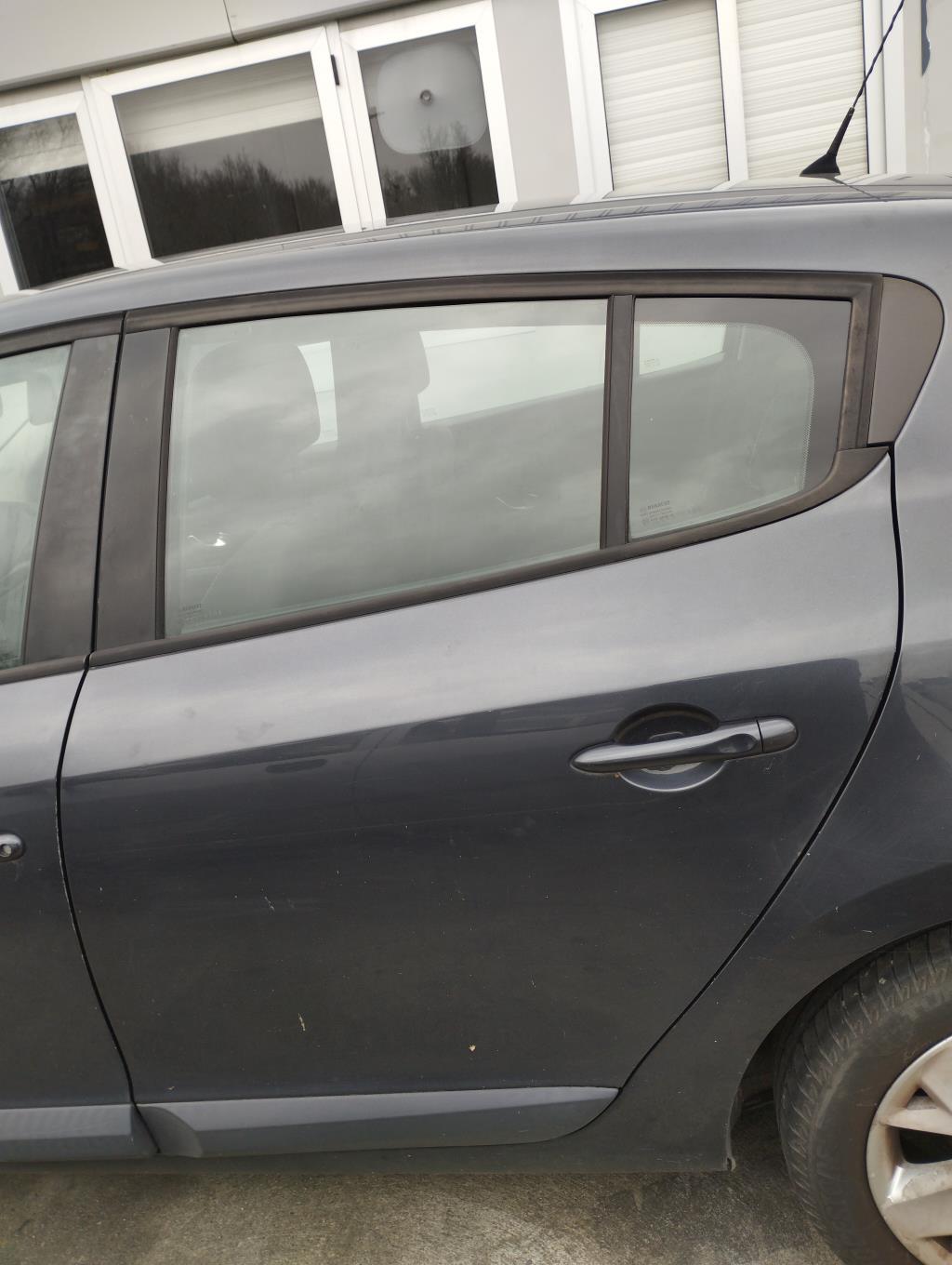 Maniglia portiera posteriore sinistra RENAULT MEGANE 3 PHASE 1 Diésel - 1
