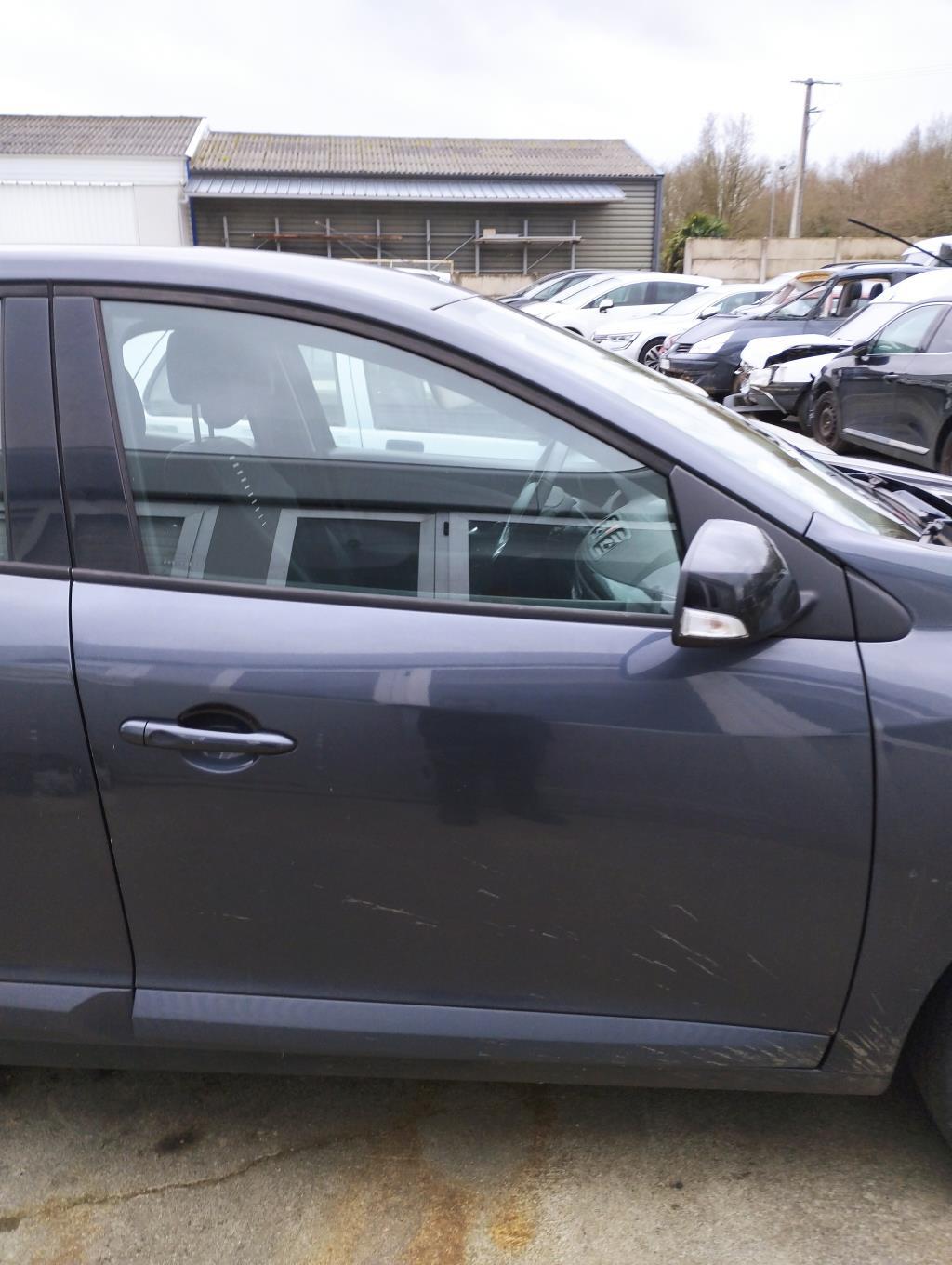 Maniglia portiera anteriore destra RENAULT MEGANE 3 PHASE 1 Diésel - 1