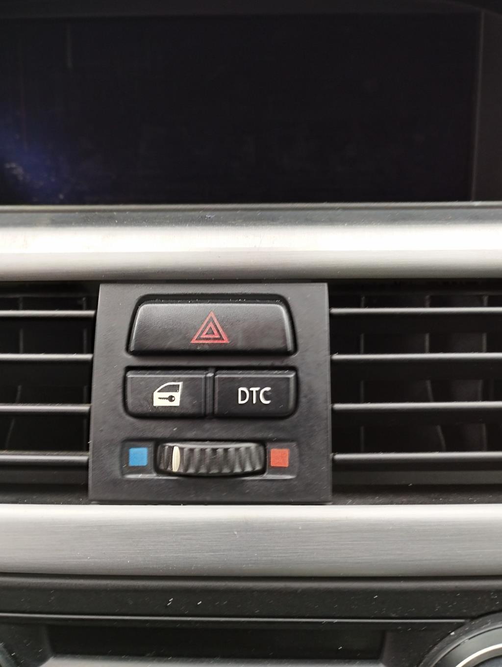 Bouton de warning BMW SERIE 3 E92 COUPE PHASE 2 Diesel - 1