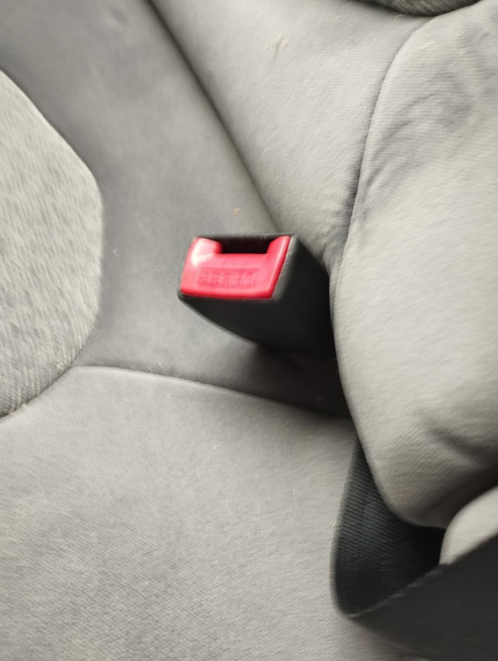 Aggancio cintura sicurezza posteriore destro CITROEN C5 1 PHASE 2 BREAK Diésel - 1