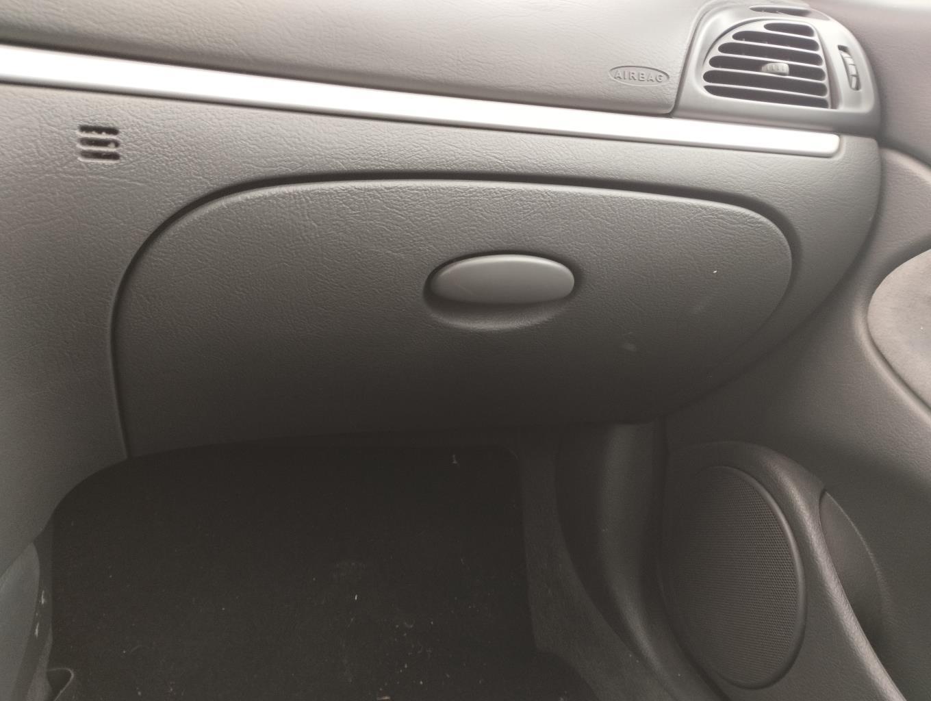 Boite a gants CITROEN C5 1 PHASE 2 BREAK Diesel - 1