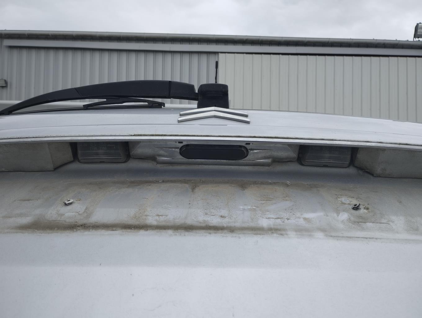 Bouton de coffre CITROEN C5 1 PHASE 2 BREAK Diesel - 1