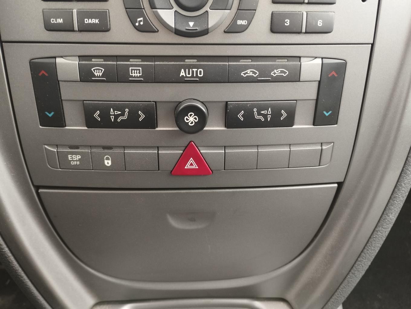 Bouton de warning CITROEN C5 1 PHASE 2 BREAK Diesel - 1