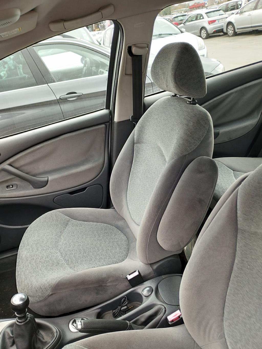Siege avant droit CITROEN C5 1 PHASE 2 BREAK Diesel - 1