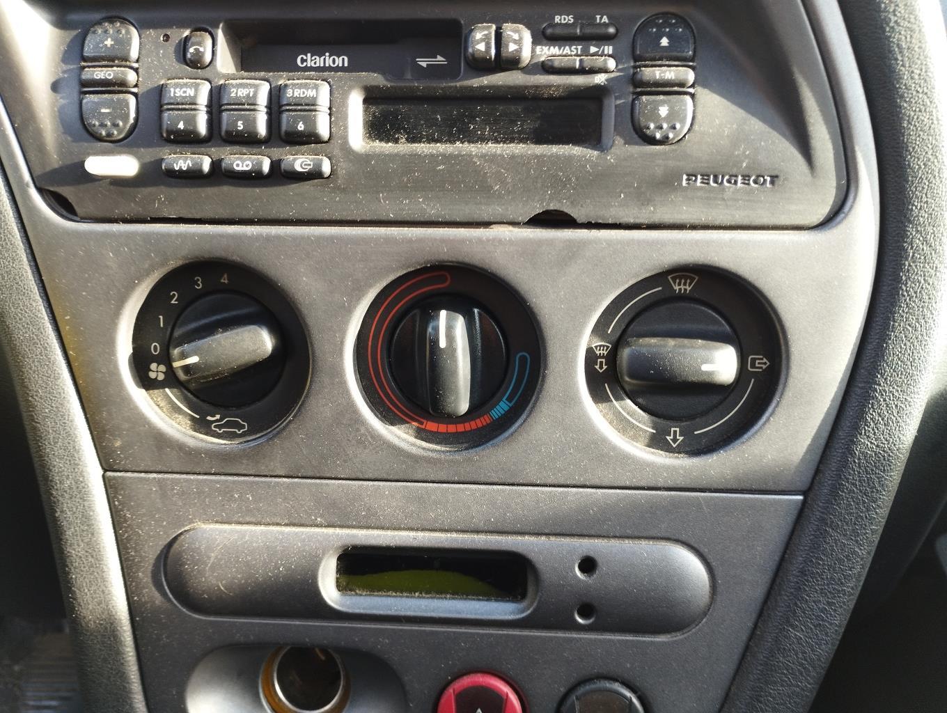 Commande chauffage PEUGEOT 306 BREAK Diesel - 1