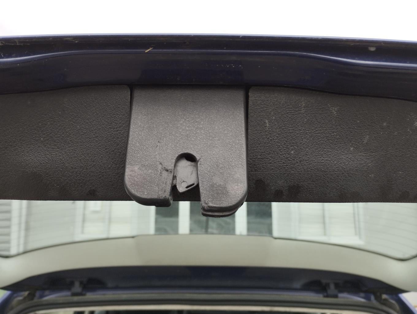 Serrure de coffre VOLKSWAGEN GOLF 4 Diesel - 1