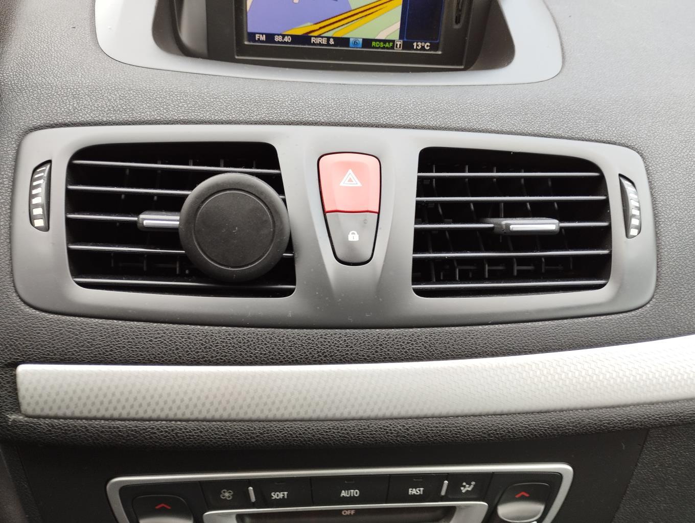 Bouton de warning RENAULT MEGANE 3 PHASE 1 Diesel - 1