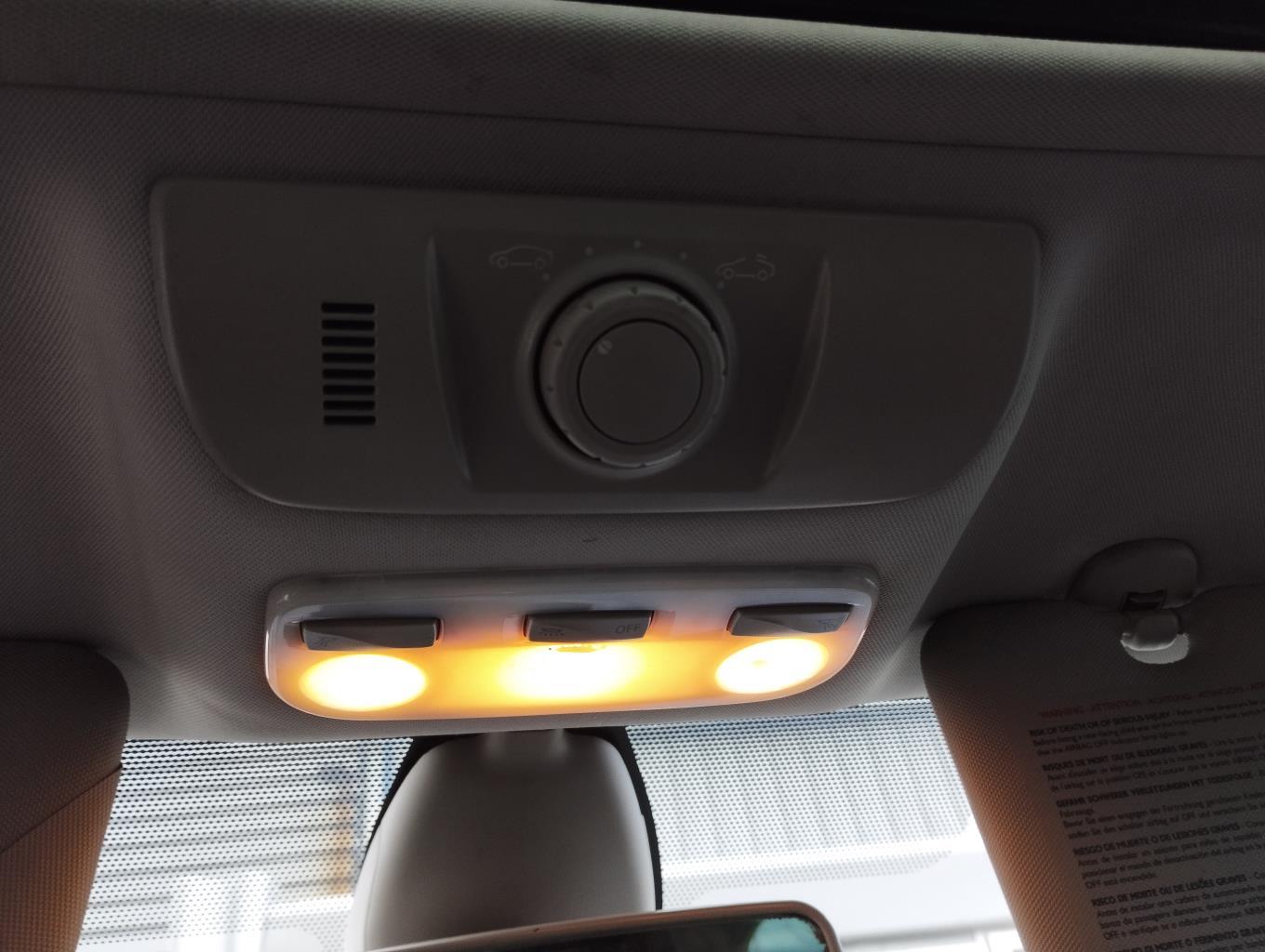 Eclairage de plafonnier RENAULT MEGANE 3 PHASE 1 Diesel - 1