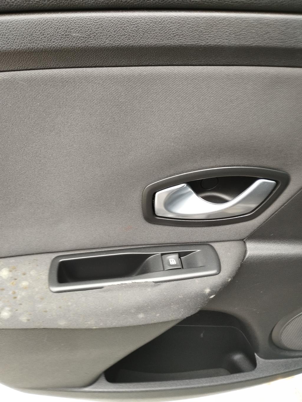 Maniglia interna posteriore sinistra RENAULT MEGANE 3 PHASE 1 Diésel - 1