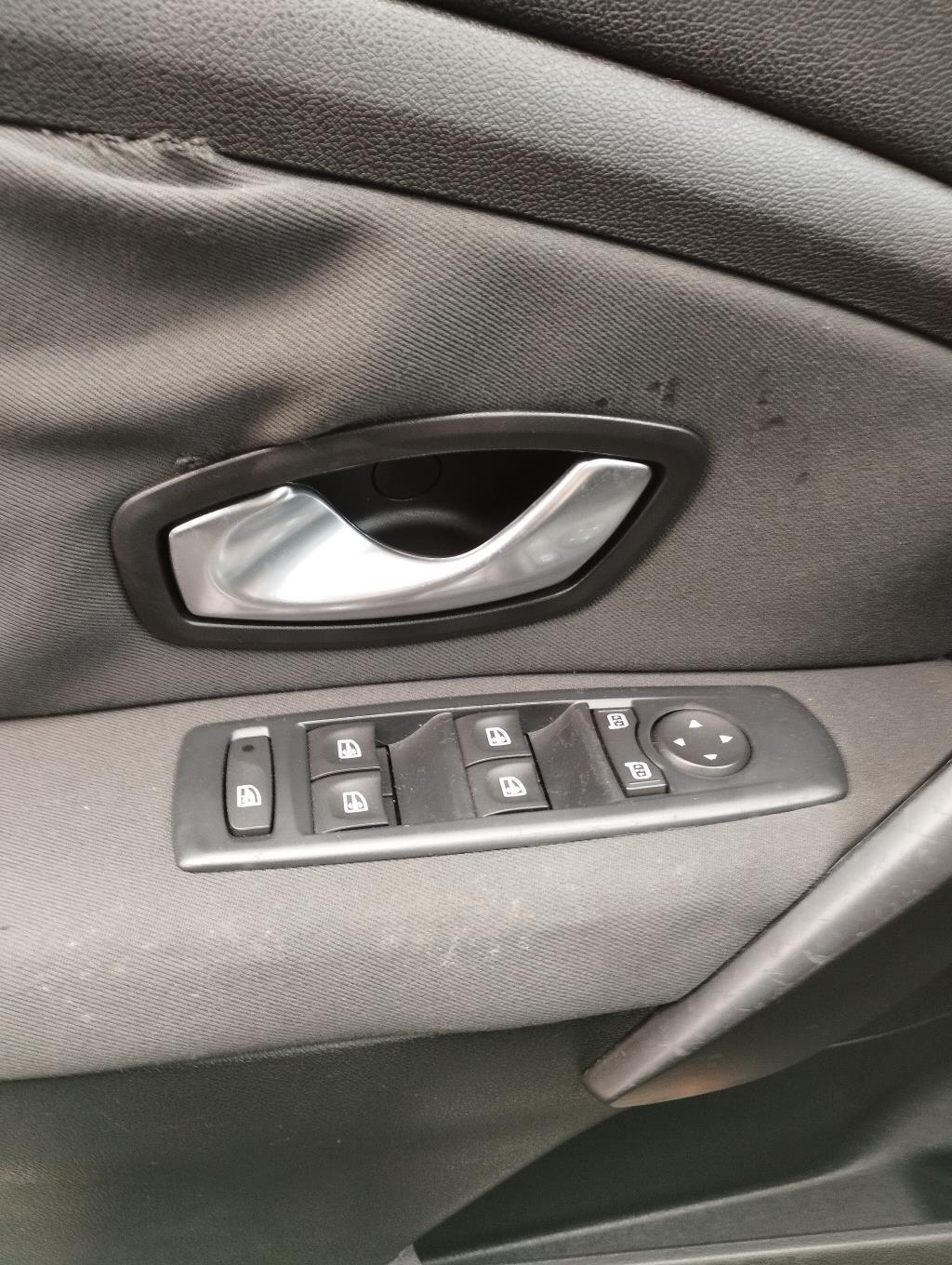 Maniglia interna anteriore sinistra RENAULT MEGANE 3 PHASE 1 Diésel - 1