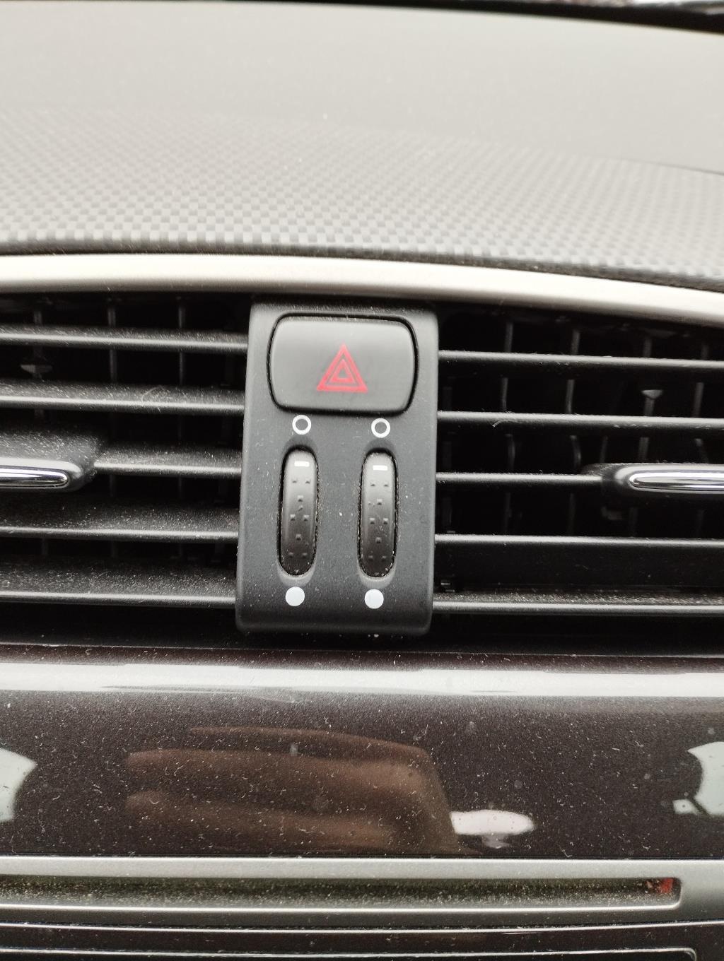 Bouton de warning FIAT BRAVO 2 Diesel - 1