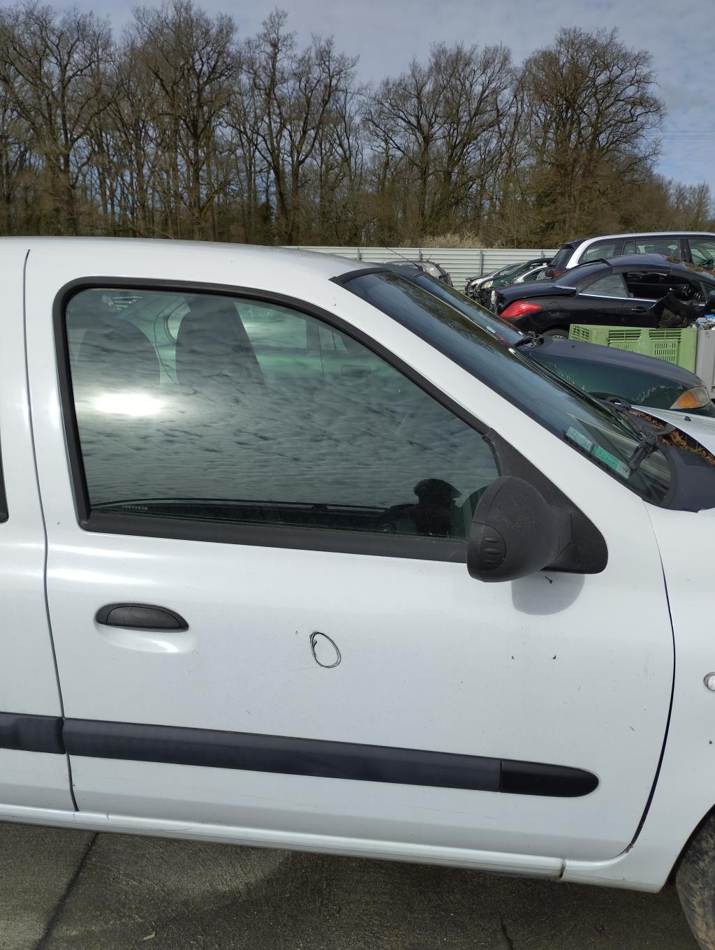 Porte avant droit RENAULT CLIO 2 CAMPUS PHASE 2 Essence/GPL - 1