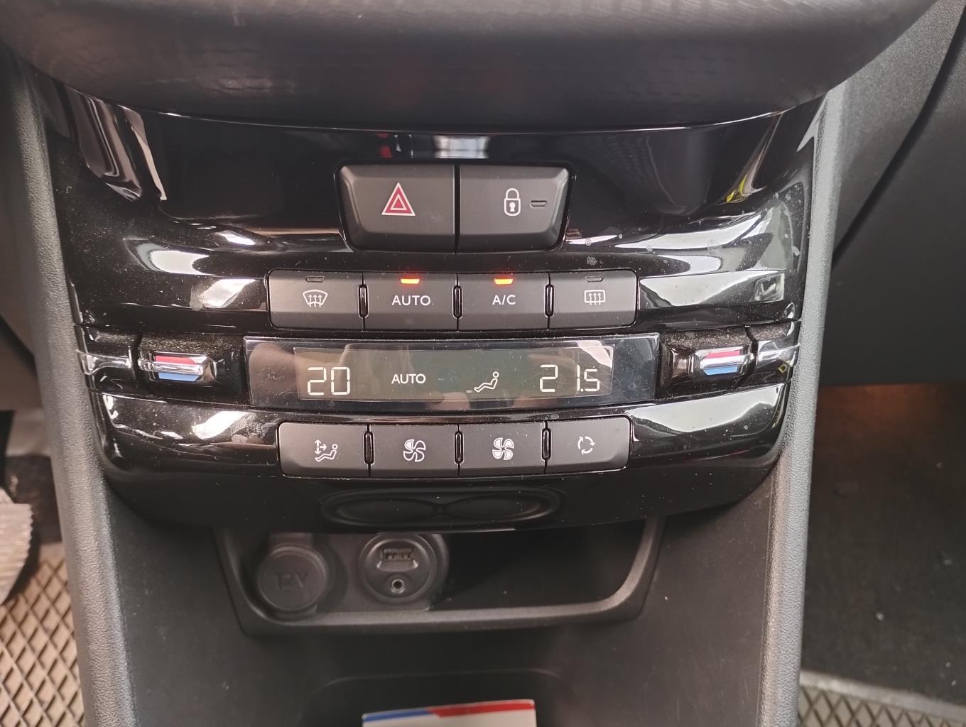 Commande chauffage PEUGEOT 2008 1 PHASE 1 Essence - 1
