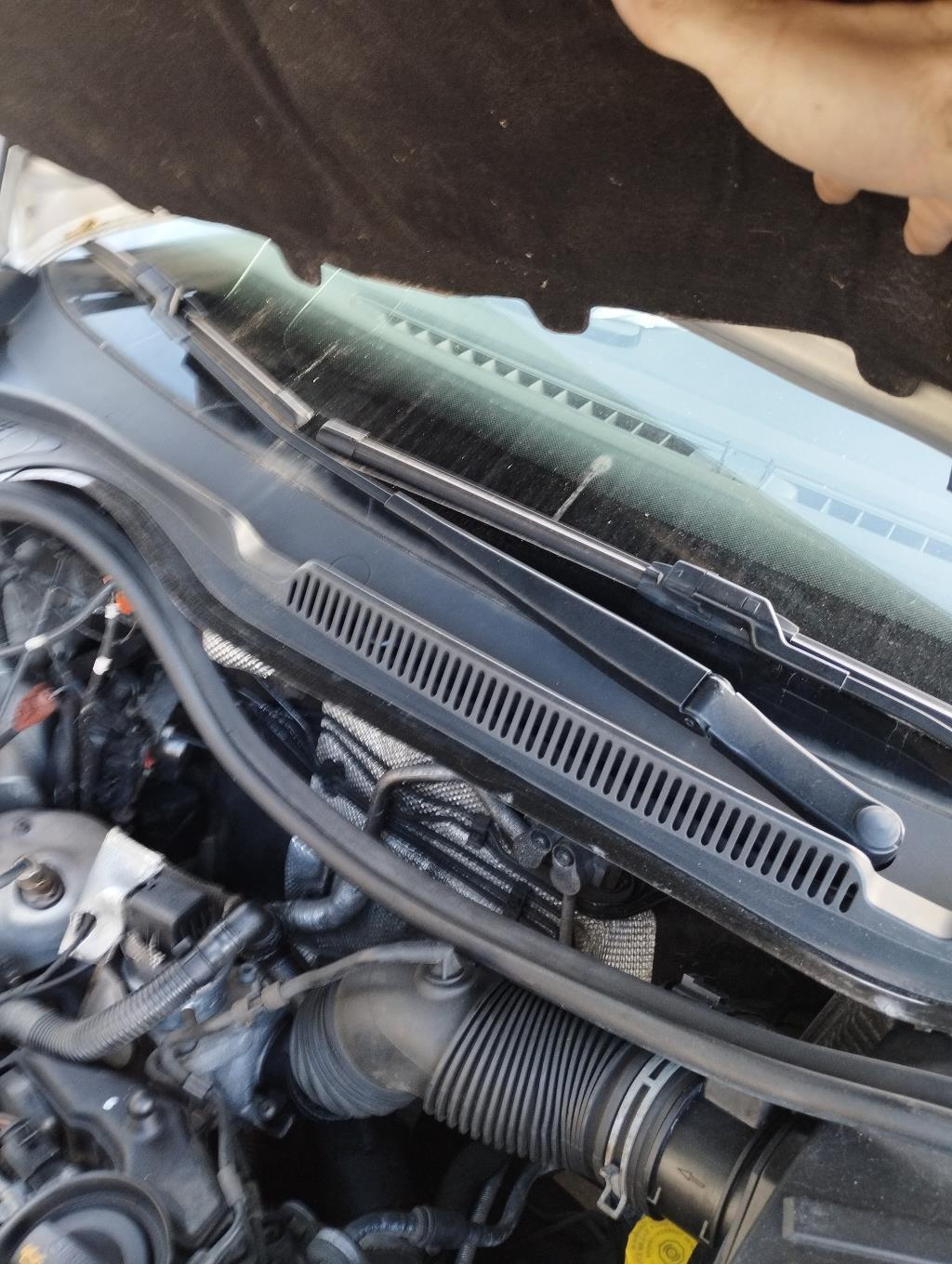 Braccio tergicristallo anteriore destro VOLKSWAGEN POLO 5 PHASE 1 Diésel - 1