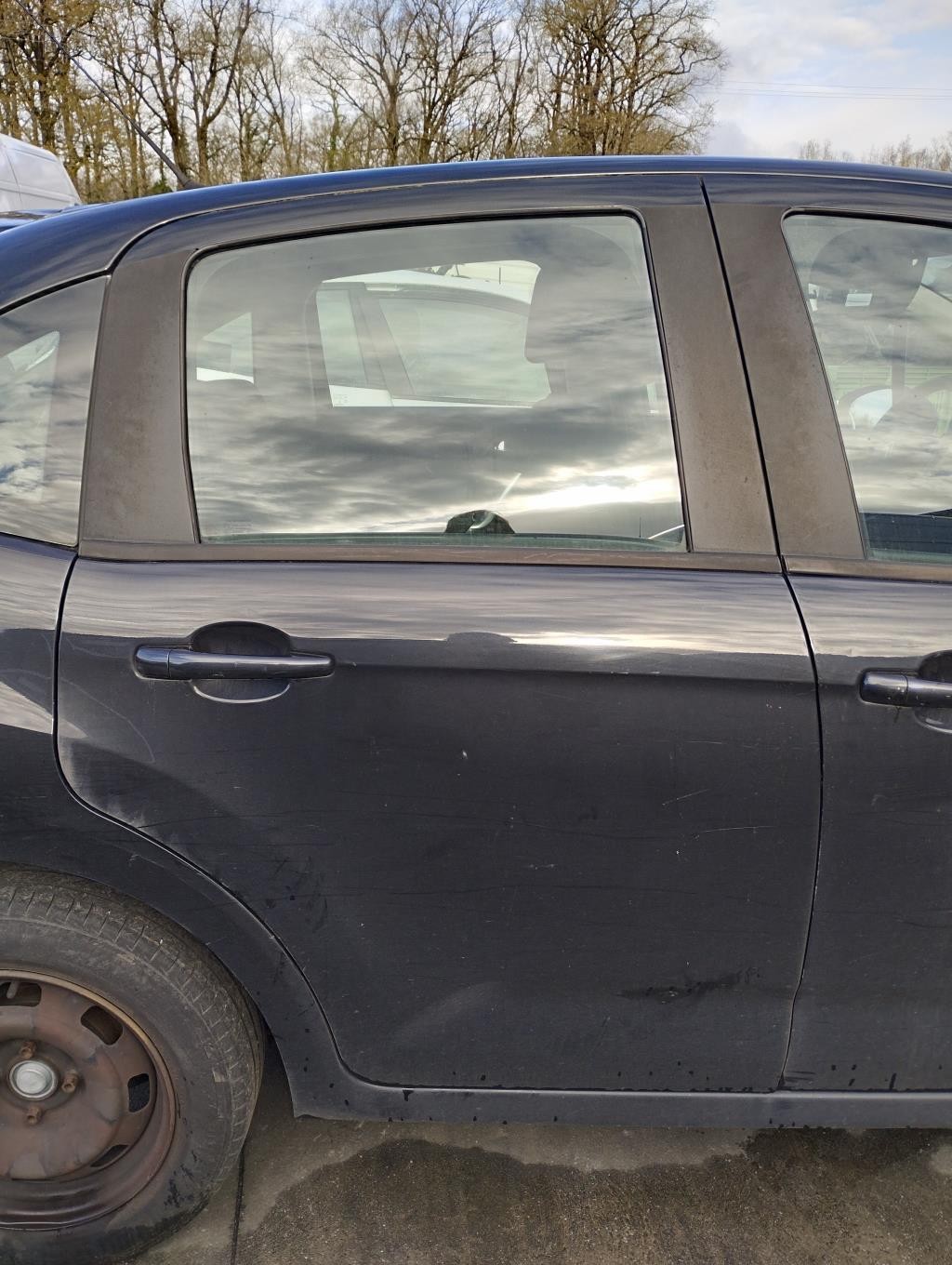 Vitre arriere droit CITROEN C3 2 PHASE 1 Diesel - 1