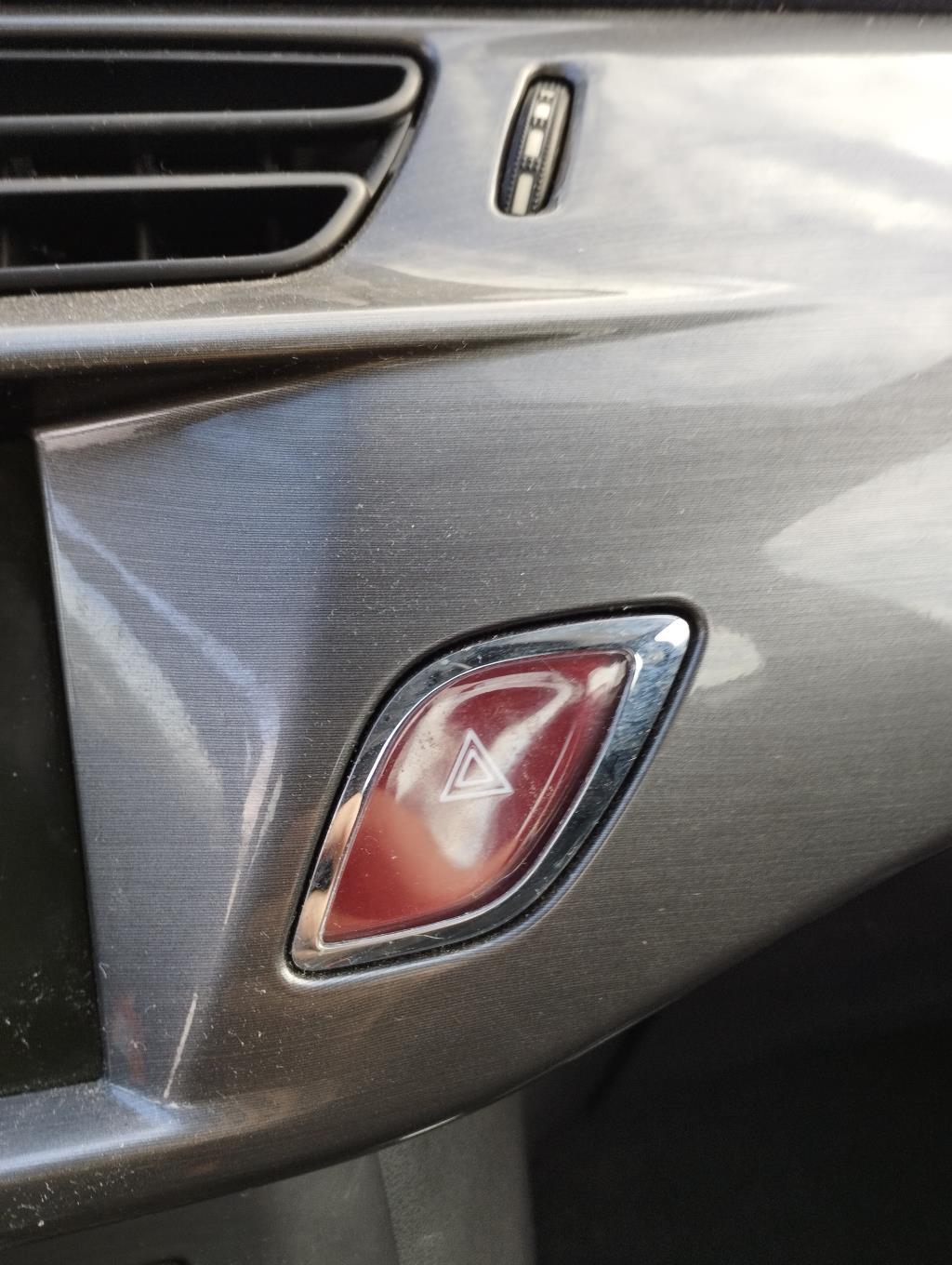 Bouton de warning CITROEN C3 2 PHASE 1 Diesel - 1