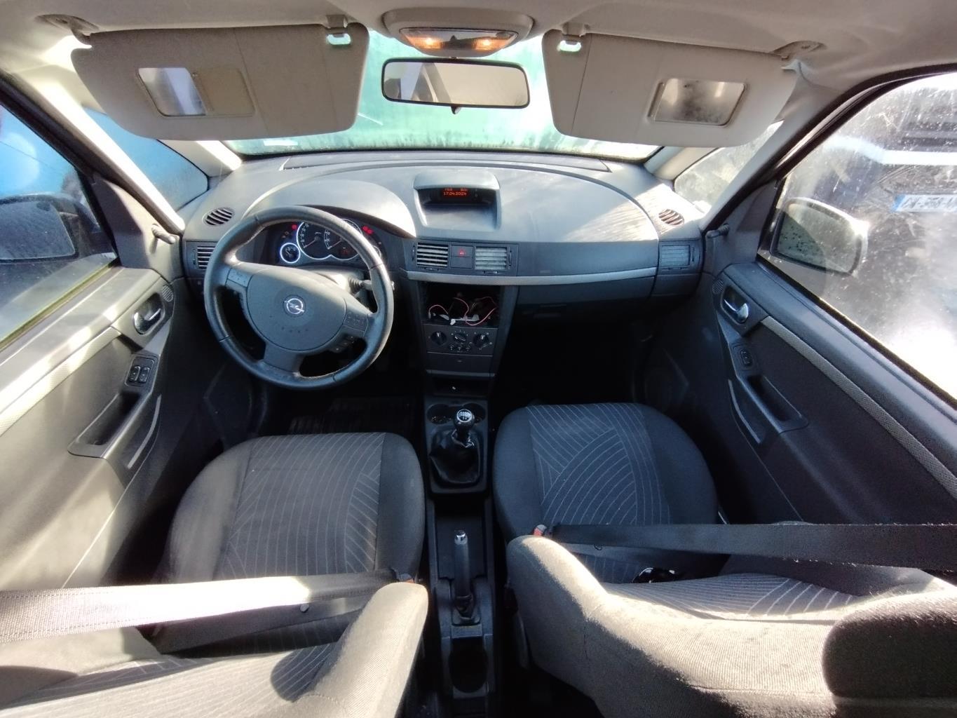 Planche de bord complete OPEL MERIVA A PHASE 2 Essence - 1
