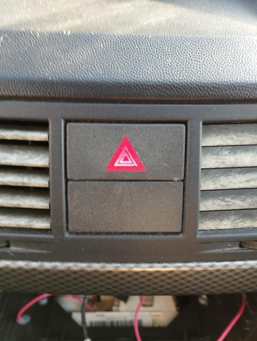 Bouton de warning OPEL MERIVA A PHASE 2 Essence - 1