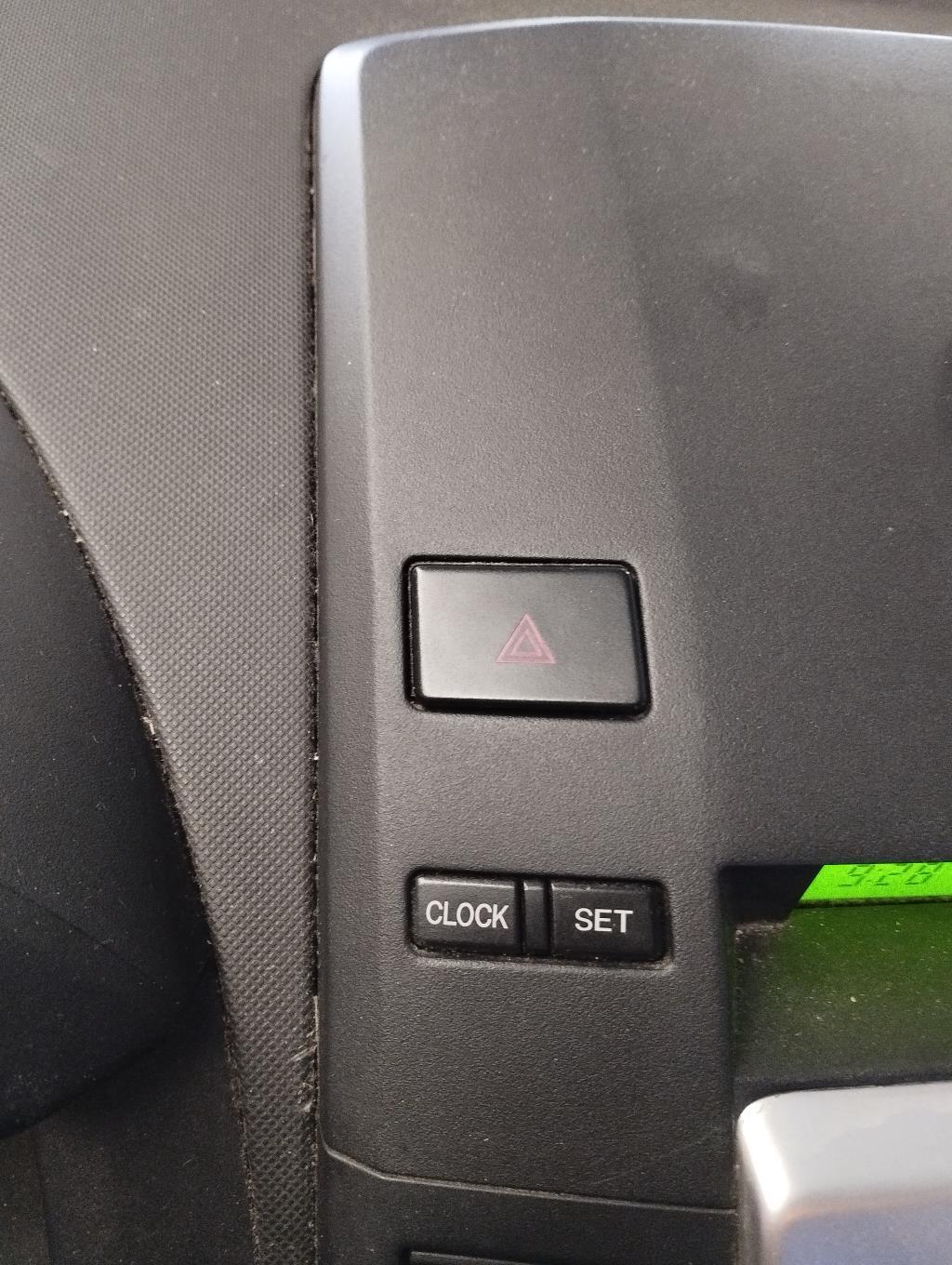 Bouton de warning MAZDA 5 1 PHASE 1 Diesel - 1