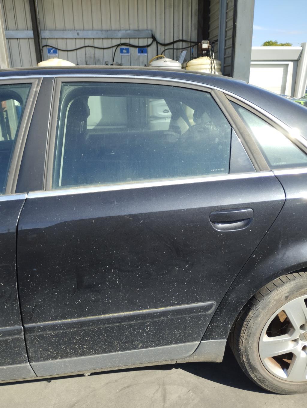 Vitre arriere gauche AUDI A4 2 PHASE 1 Diesel - 1