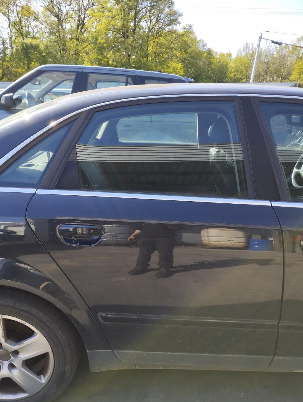 Vitre arriere droit AUDI A4 2 PHASE 1 Diesel - 1