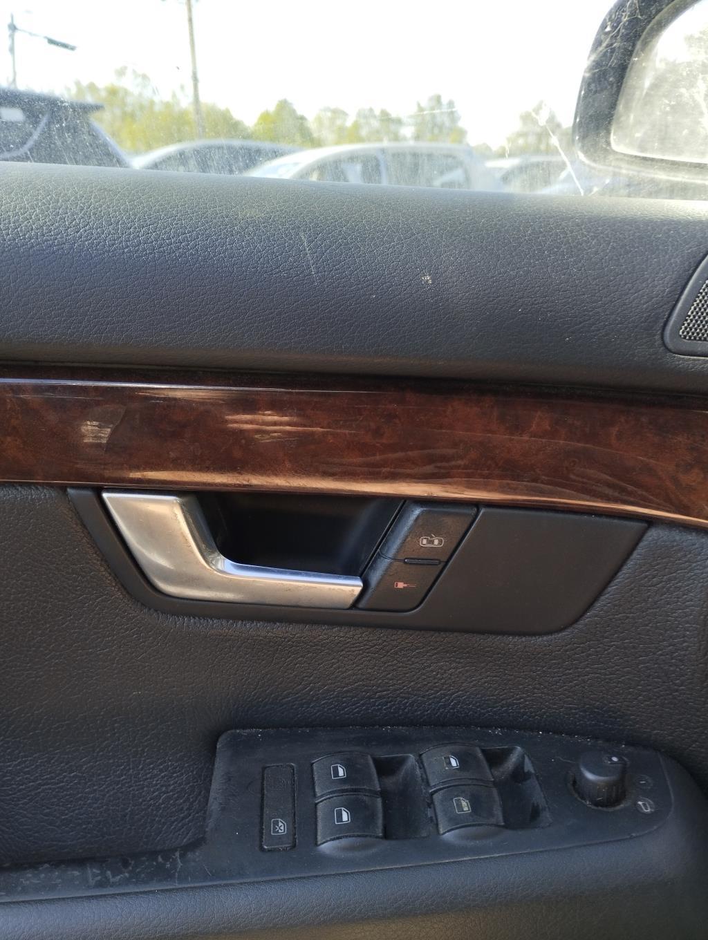Poignee interieur avant gauche AUDI A4 2 PHASE 1 Diesel - 1