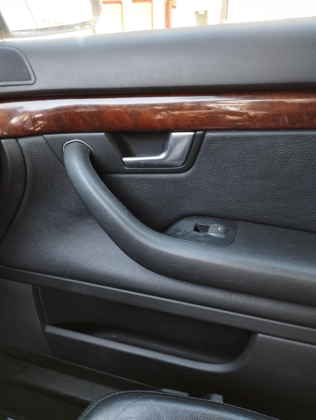 Poignee interieur avant droit AUDI A4 2 PHASE 1 Diesel - 1