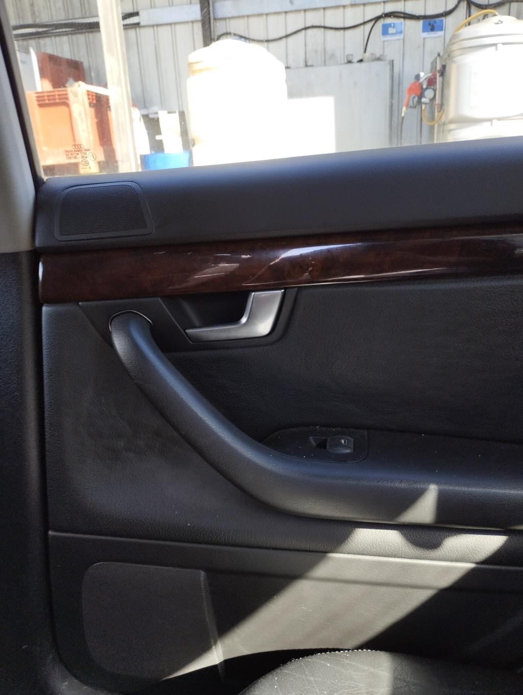 Maniglia interna posteriore destra AUDI A4 2 PHASE 1 Diésel - 1