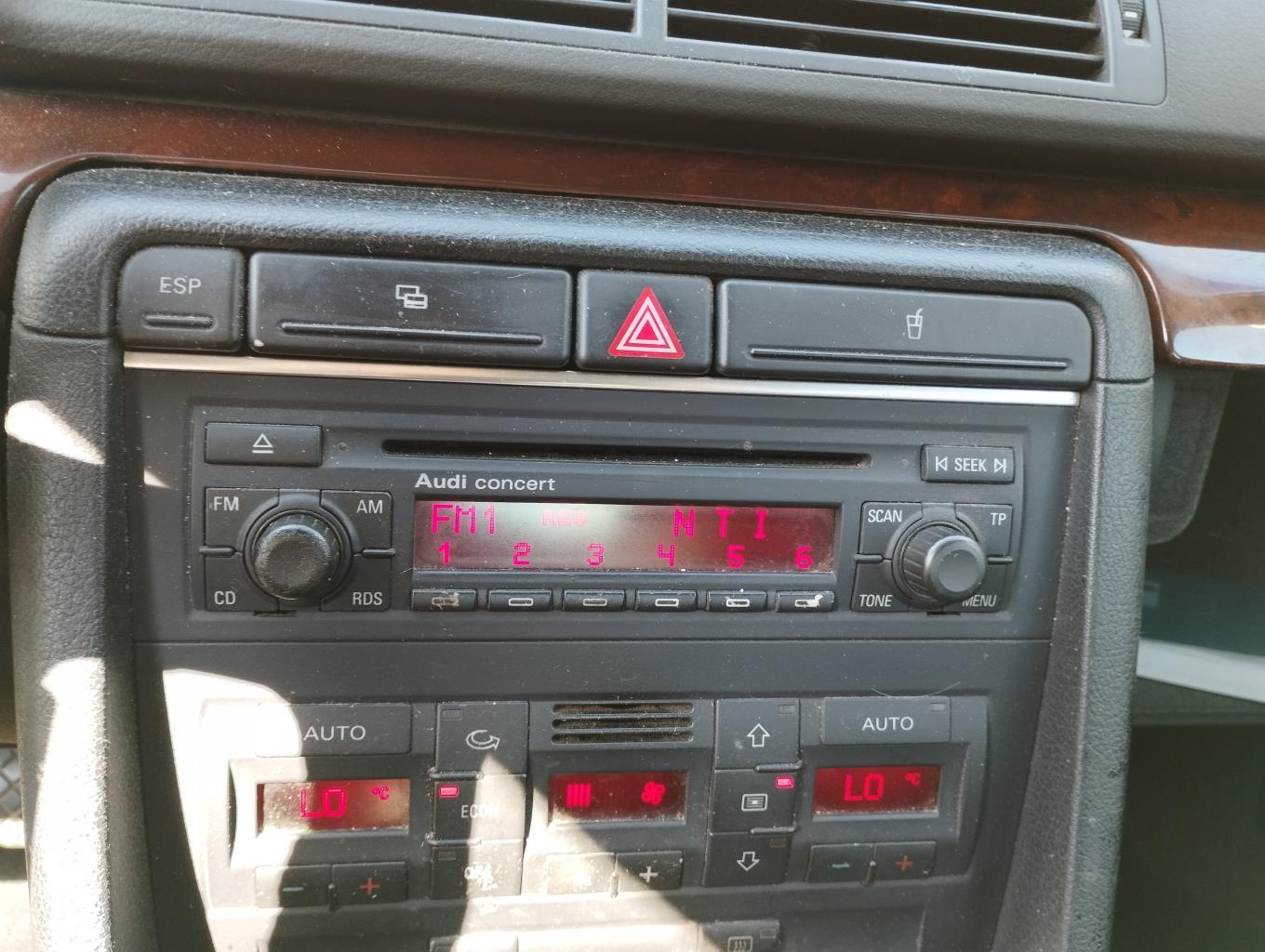 Bouton de warning AUDI A4 2 PHASE 1 Diesel - 1