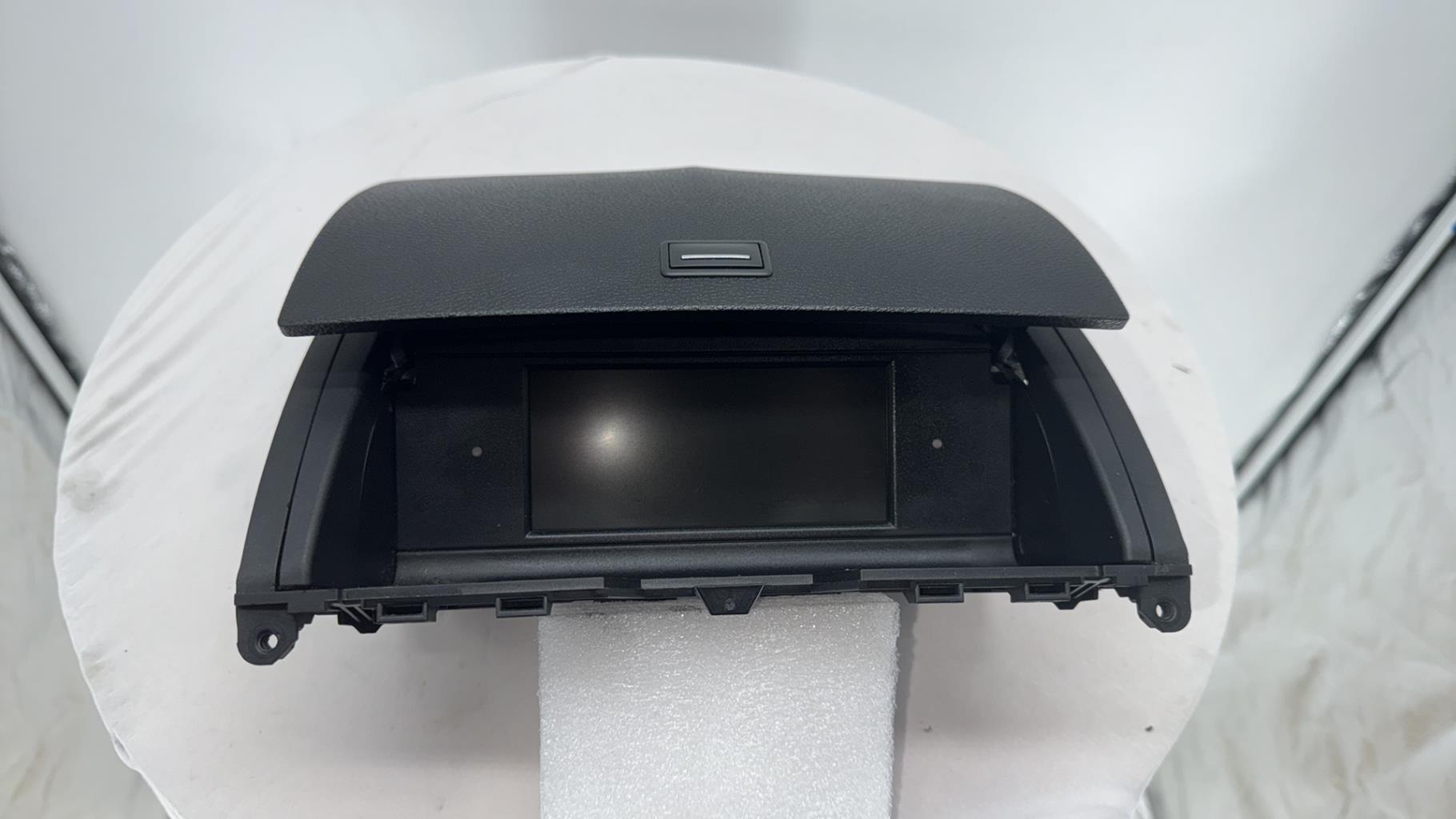 Ecran GPS MERCEDES CLASSE C 204 PHASE 1 Diesel - 1