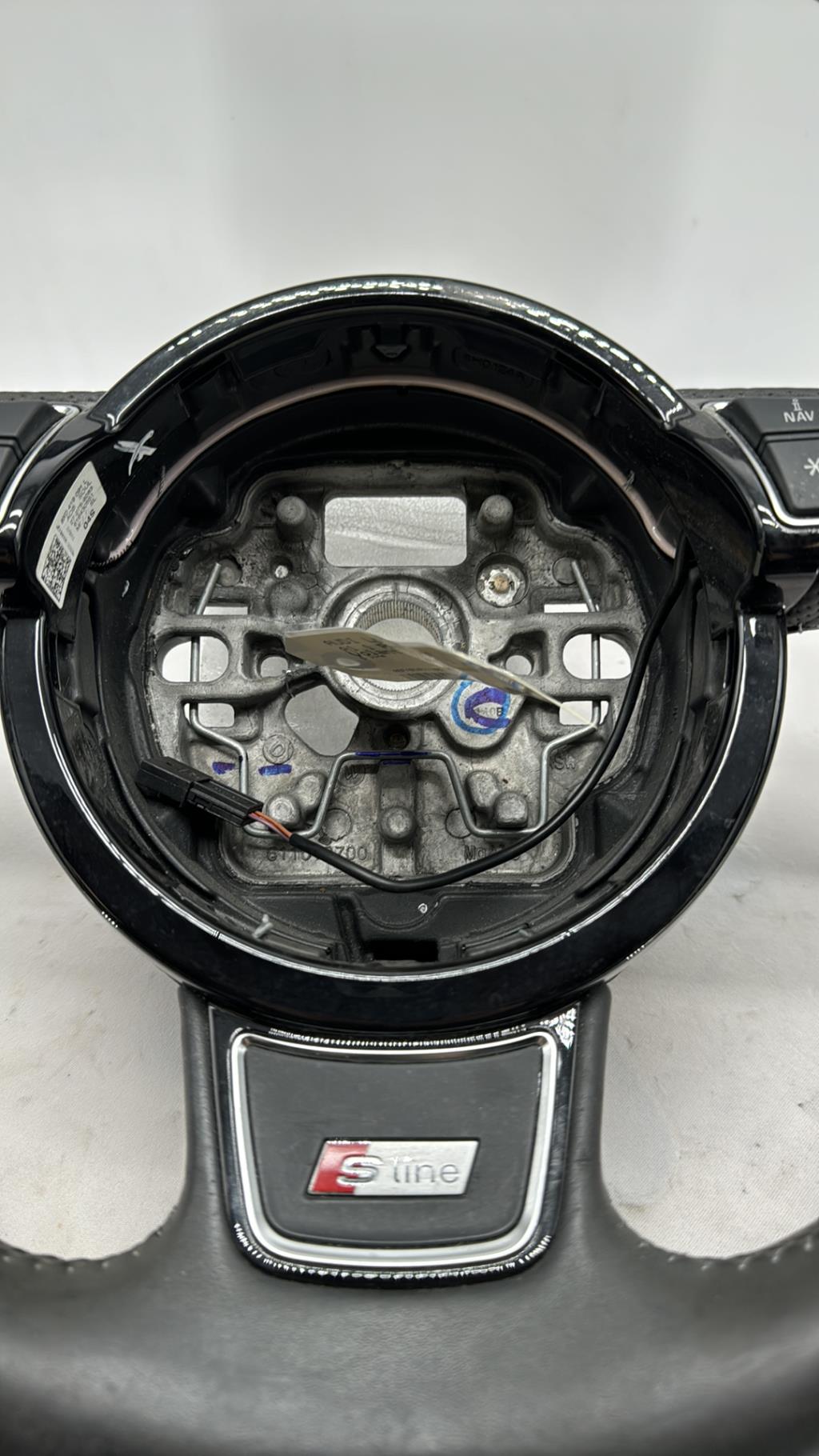 Volant AUDI A1 1 PHASE 1 Diesel - 1