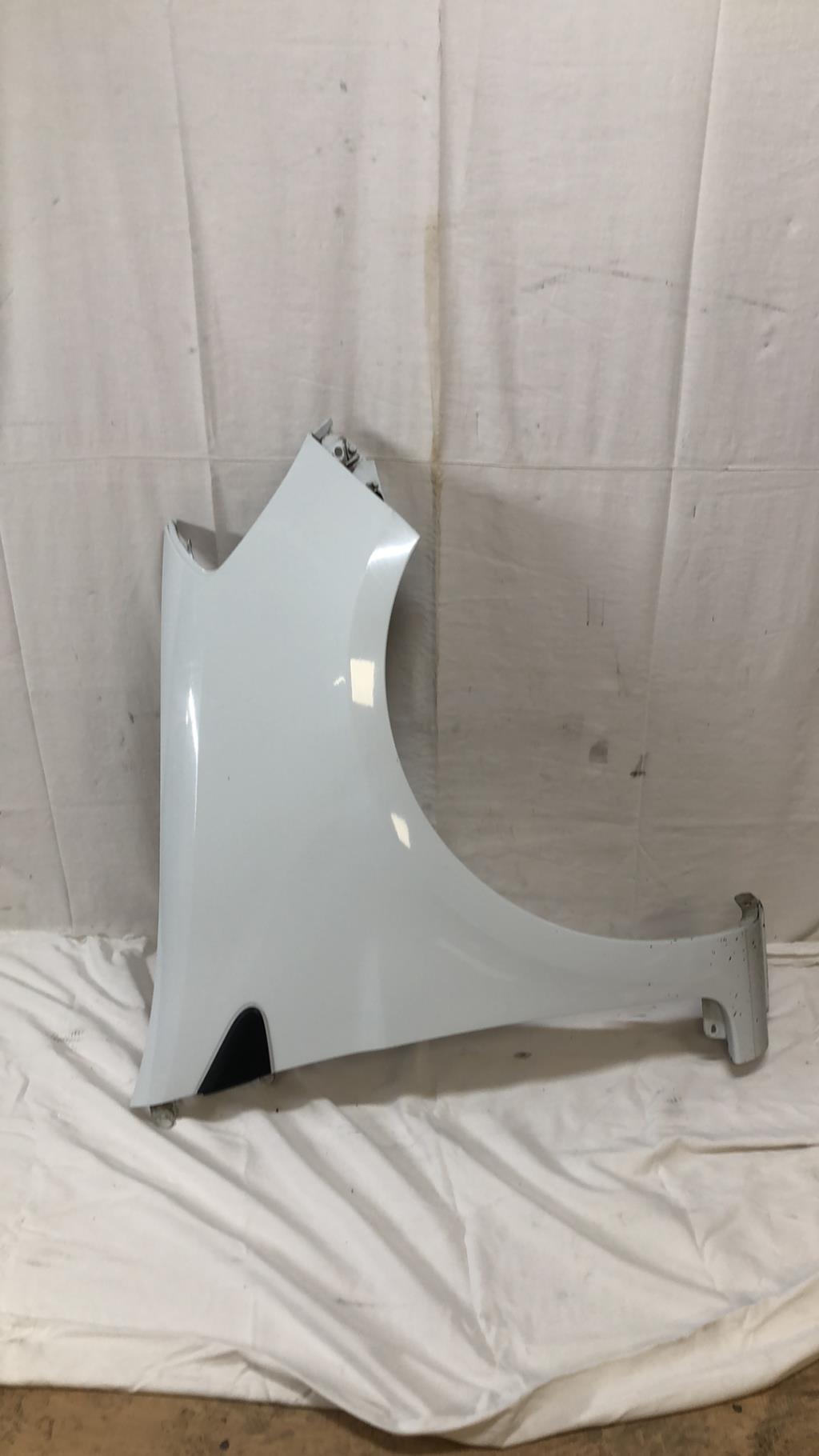 Aile avant droit RENAULT CLIO 3 PHASE 2 BREAK Diesel - 1