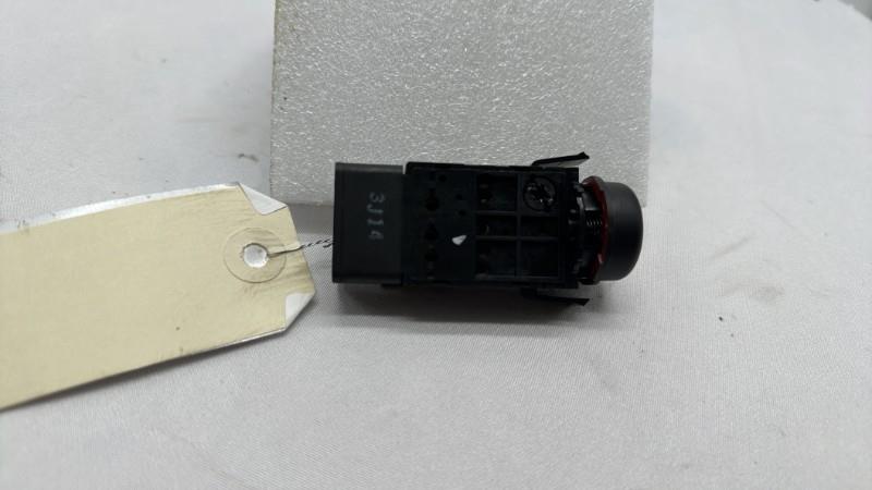 Bouton de warning MAZDA MX5 2 PHASE 1 CABRIOLET Essence - 1