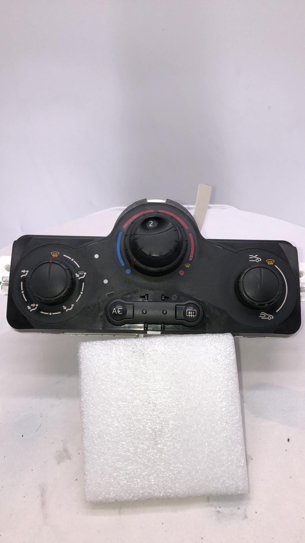 Commande chauffage RENAULT CLIO 3 PHASE 2 BREAK Diesel - 1