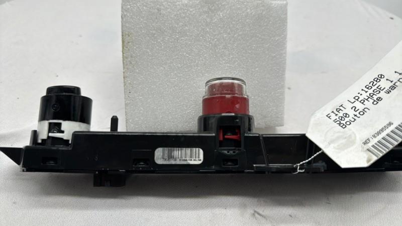 Bouton de warning FIAT 500 2 PHASE 1 Essence - 1