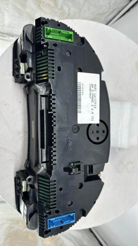 Compteur AUDI A4 2 PHASE 2  - 1