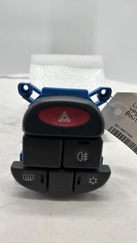Bouton de warning LANCIA YPSILON 3 PHASE 2 Essence - 1