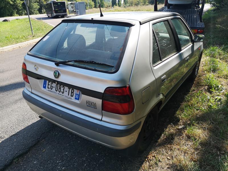 Pare choc arriere pour SKODA FELICIA PHASE 2 Pare choc arriere pour SKODA FELICIA PHASE 2