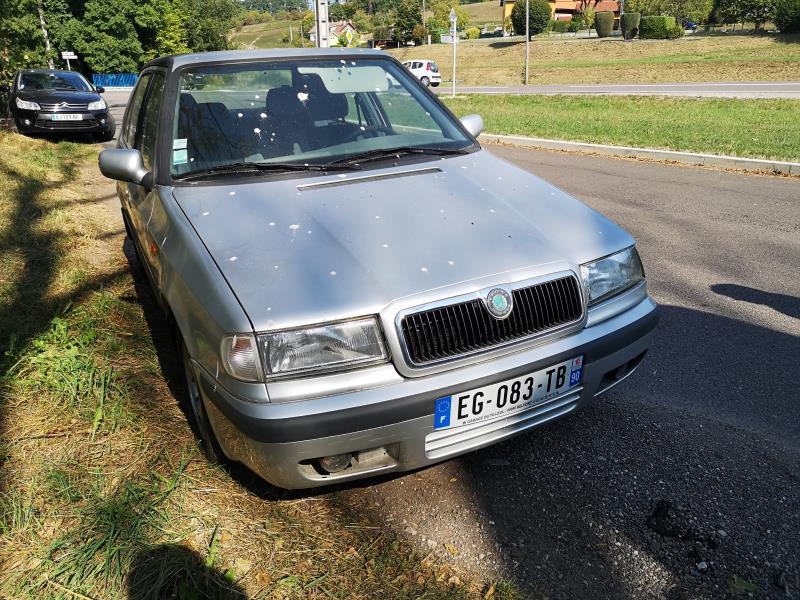 Pare choc arriere pour SKODA FELICIA PHASE 2 Pare choc arriere pour SKODA FELICIA PHASE 2