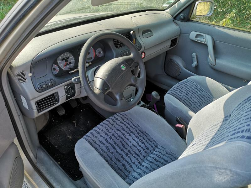 Pare choc arriere pour SKODA FELICIA PHASE 2 Pare choc arriere pour SKODA FELICIA PHASE 2