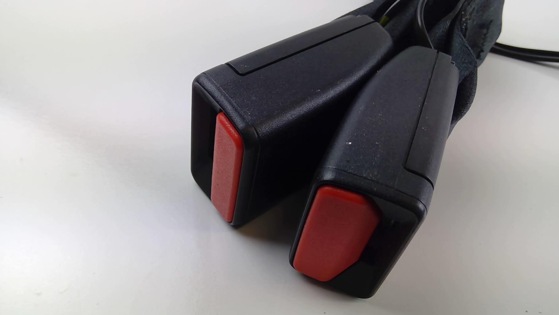 Attache ceinture arriere gauche pour RENAULT ZOE 1 Attache ceinture arriere gauche pour RENAULT ZOE 1