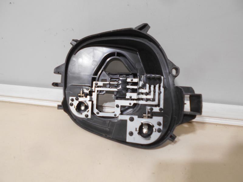 Base portalampade fanale posteriore sinistro PEUGEOT 208 1 PHASE 2 Diésel - 1