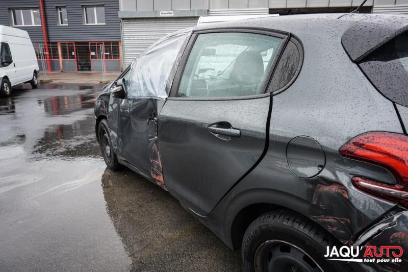 Platine feu arriere gauche pour PEUGEOT 208 1 PHASE 2 Platine feu arriere gauche pour PEUGEOT 208 1 PHASE 2