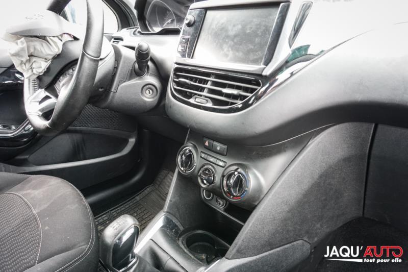 Platine feu arriere gauche pour PEUGEOT 208 1 PHASE 2 Platine feu arriere gauche pour PEUGEOT 208 1 PHASE 2