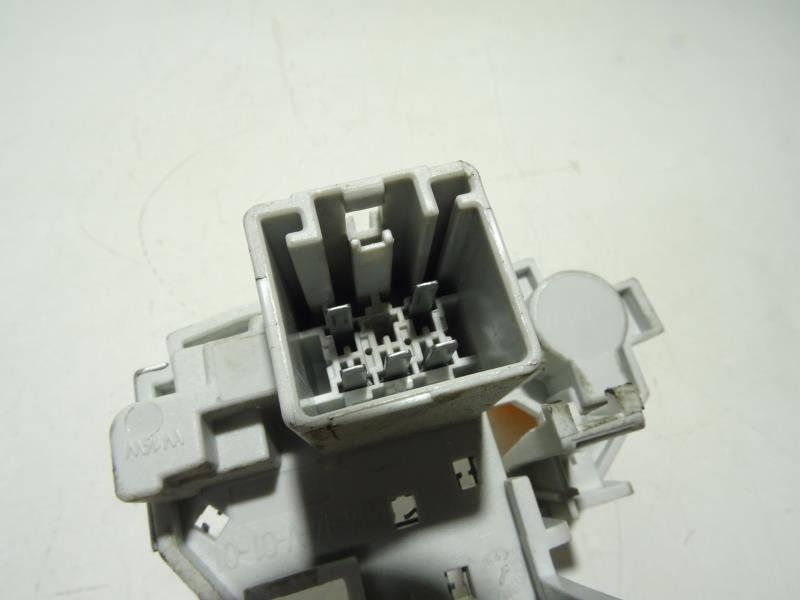 Base portalampade fanale posteriore sinistro FORD FIESTA 6 PHASE 1 Diésel - 1